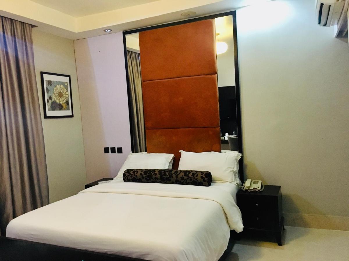 BW Starfire Hotel Ikeja Exterior foto