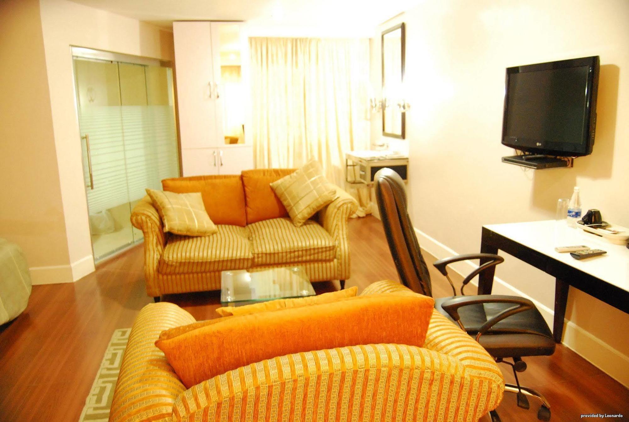 BW Starfire Hotel Ikeja Exterior foto