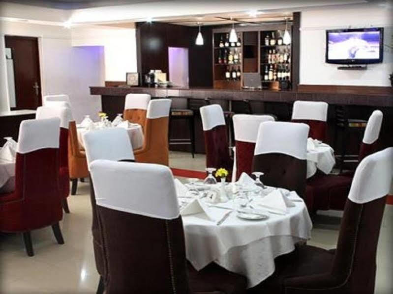 BW Starfire Hotel Ikeja Exterior foto