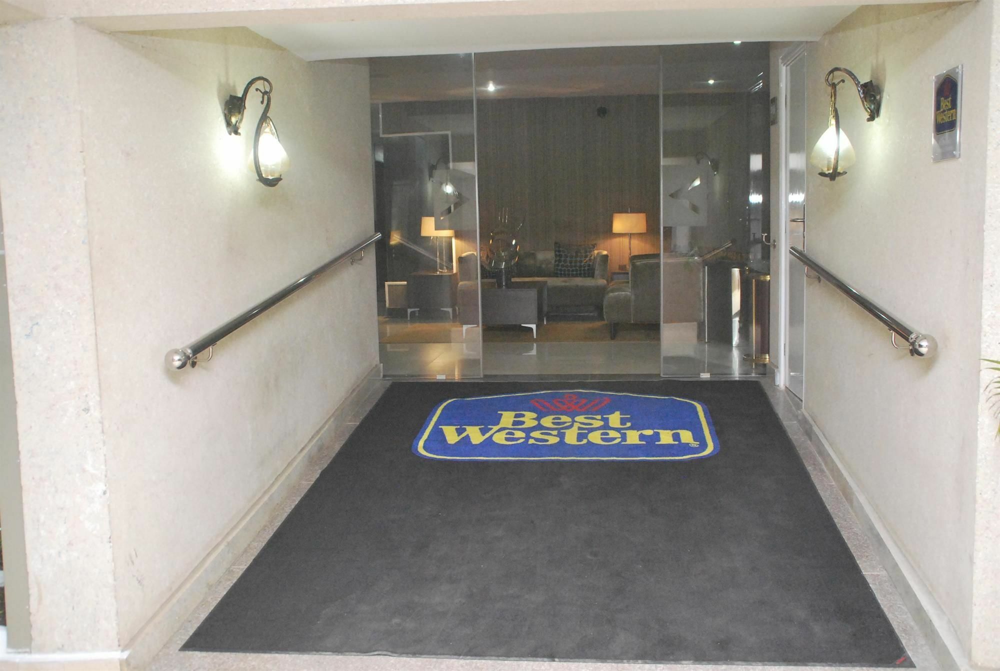 BW Starfire Hotel Ikeja Exterior foto