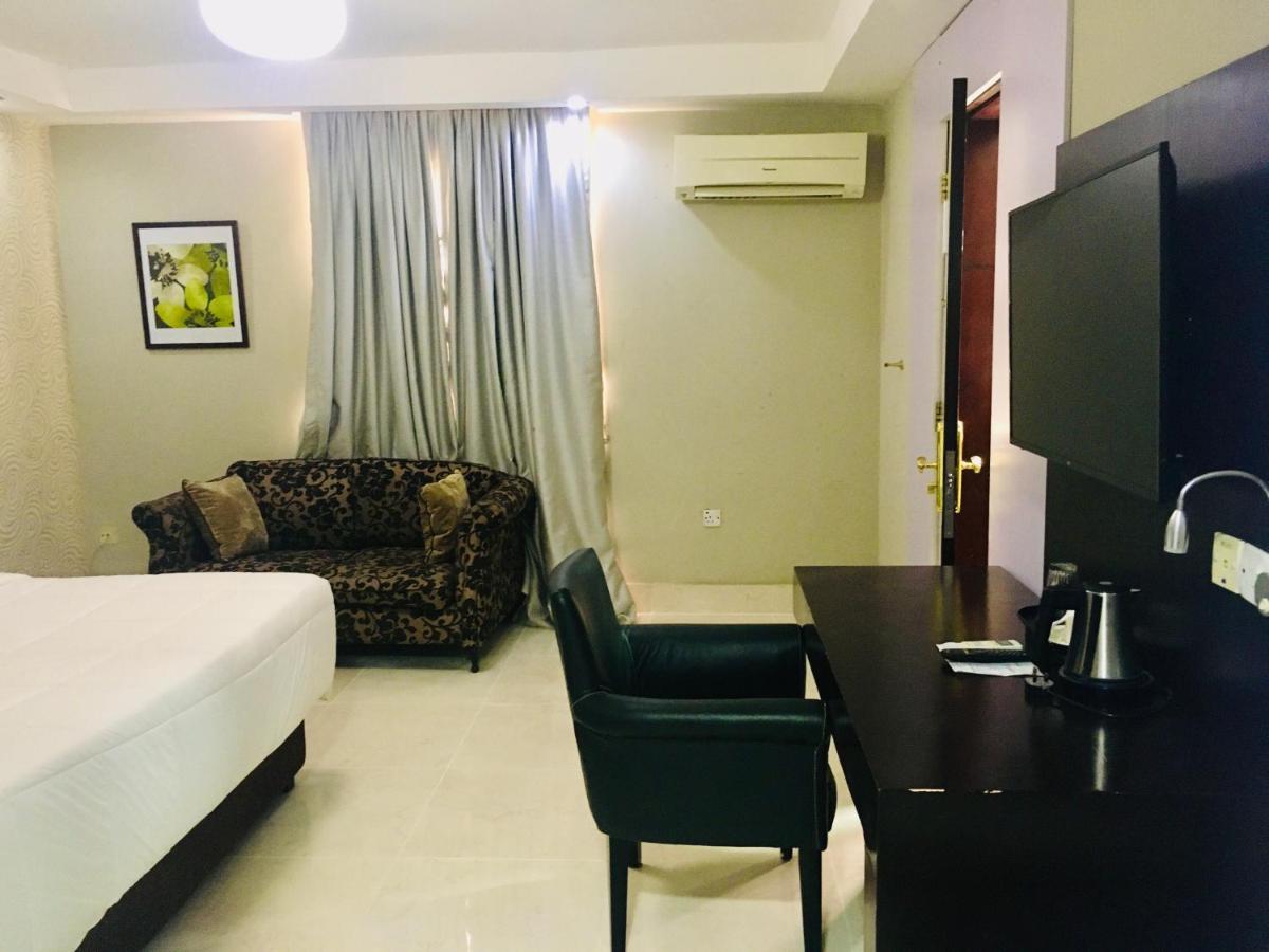 BW Starfire Hotel Ikeja Exterior foto