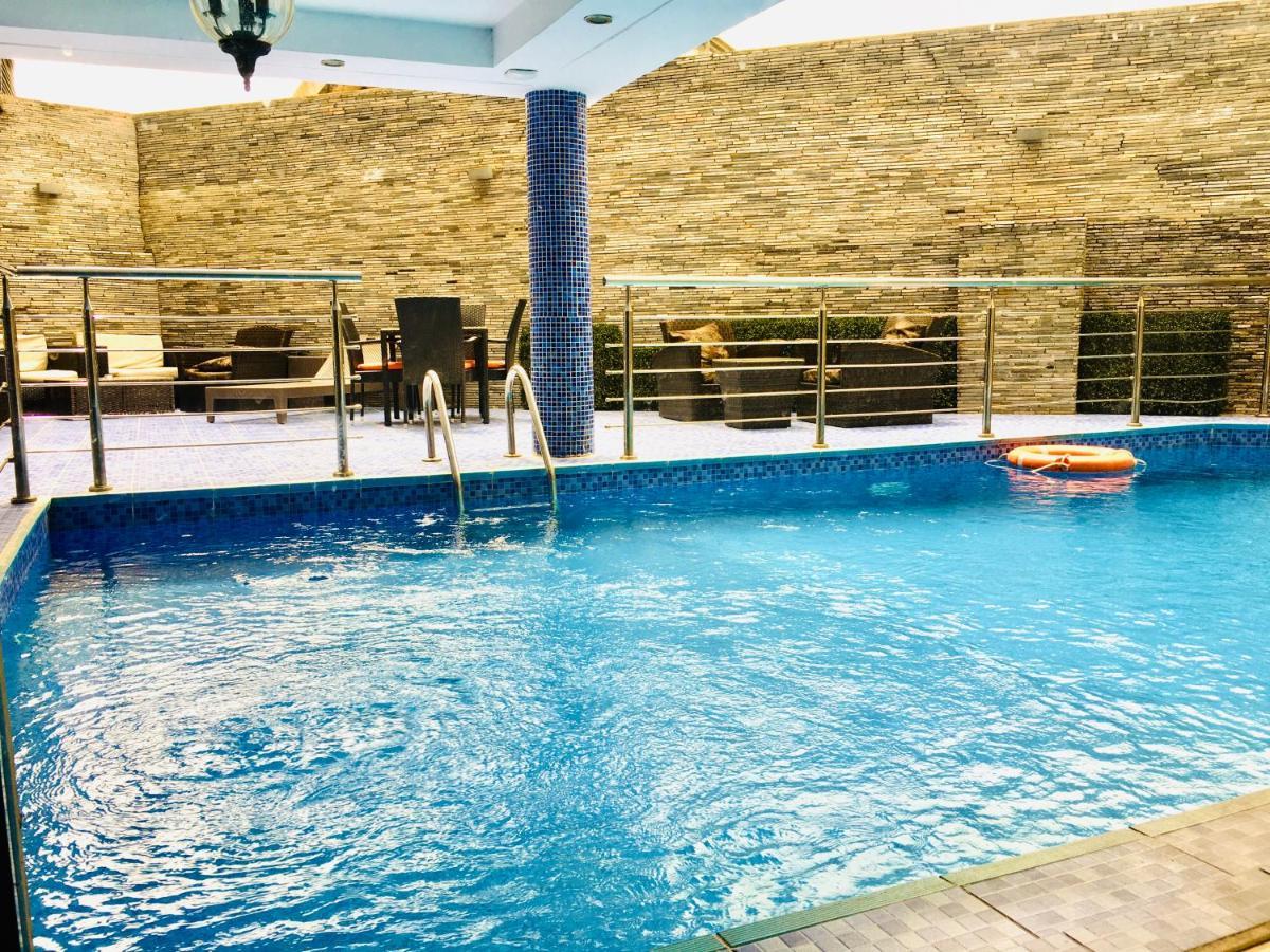BW Starfire Hotel Ikeja Exterior foto